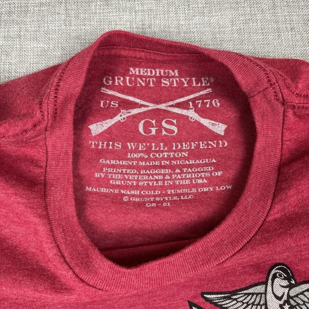 Grunt Style T-Shirt Womens M Red Crew Neck Short Sleeve Elf Team Six Graphic Top - Picture 3 of 7
